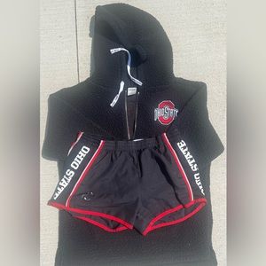 Women Victoria Secret Pink hooded sweatshirt size Small + free small Nike shorts